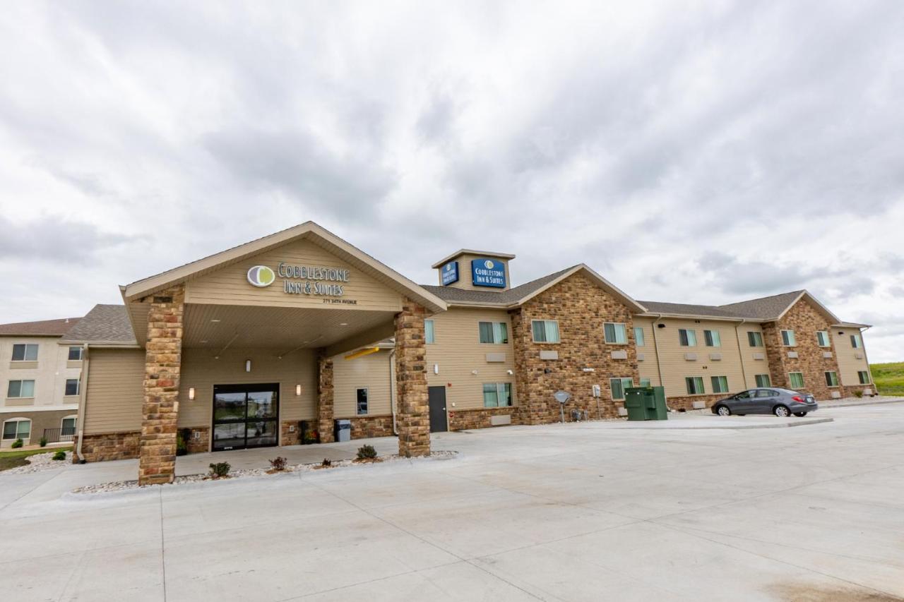 Cobblestone Hotel & Suites-Sheldon Exterior photo