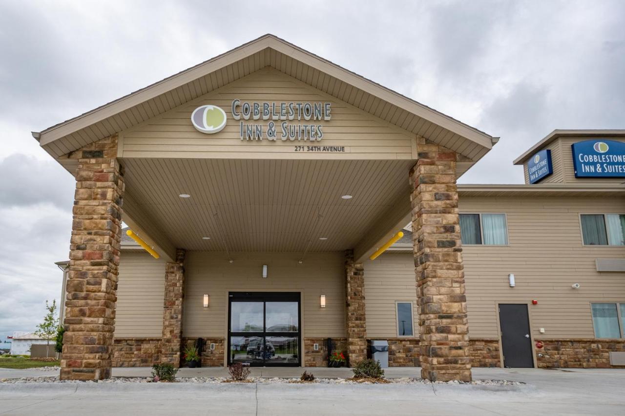 Cobblestone Hotel & Suites-Sheldon Exterior photo